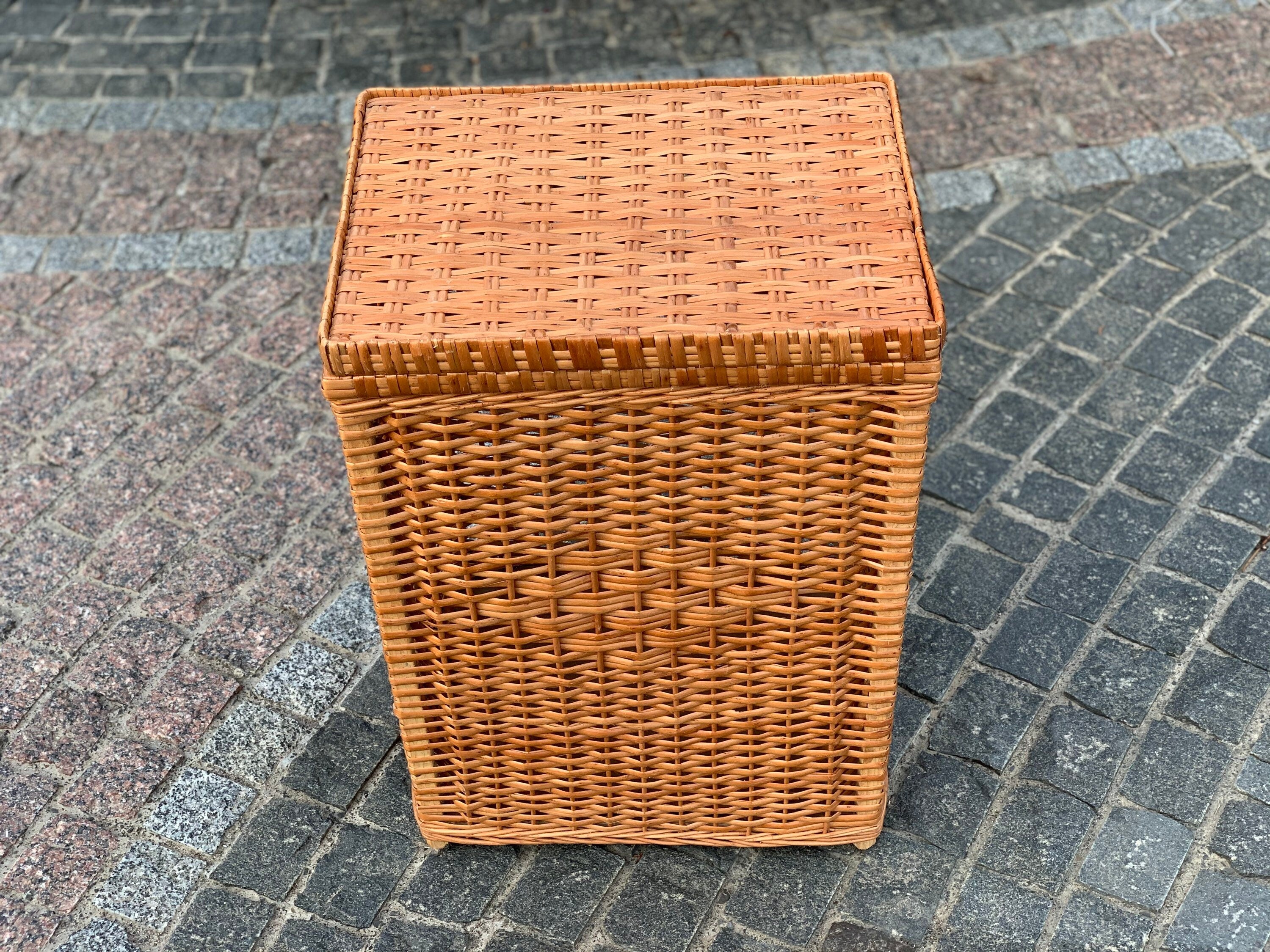 Wicker laundry basket laundry hamper, basket