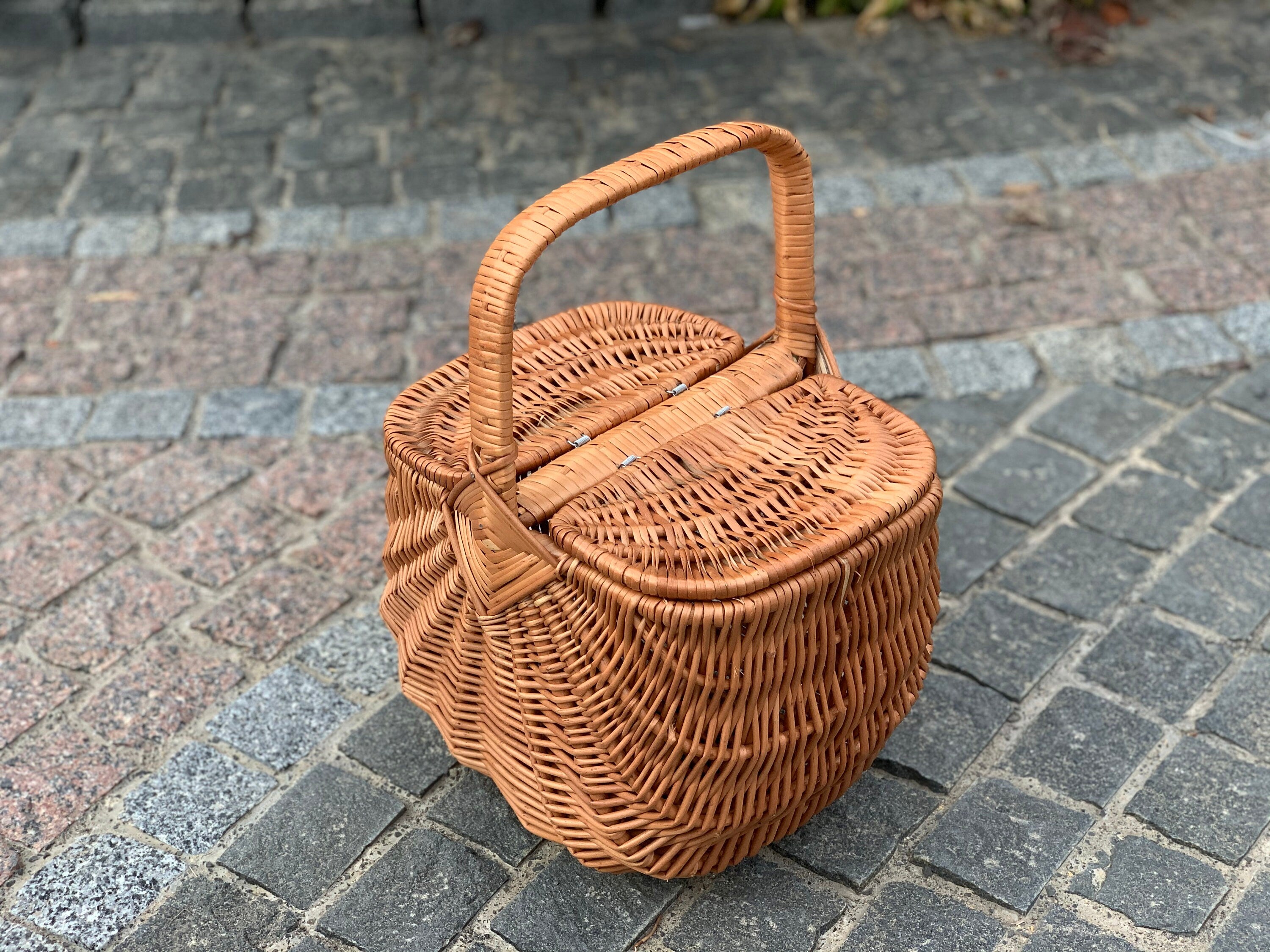 Picnic Wicker Basket, Handwoven Picnic Basket, basket with lid