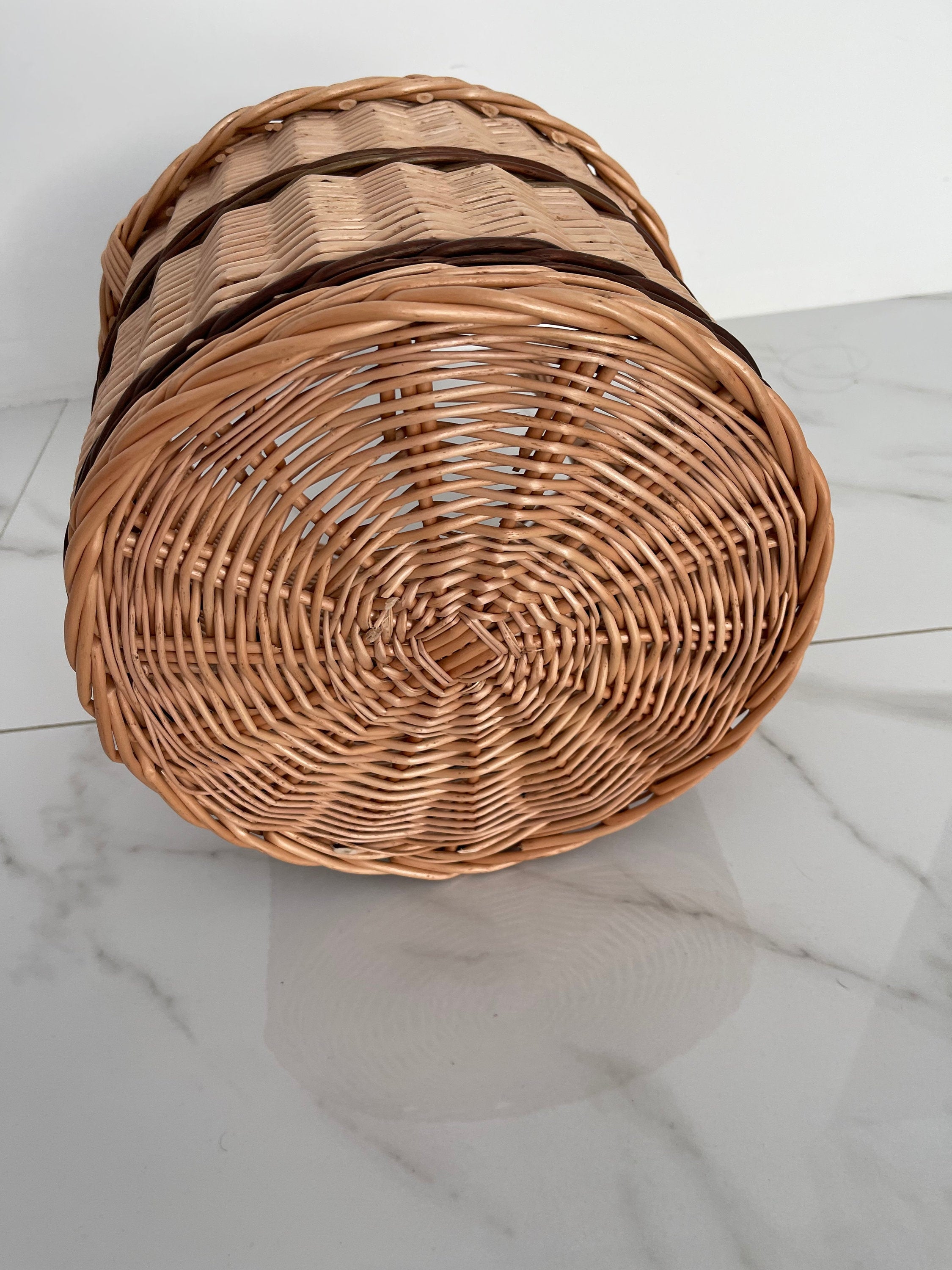 Wicker basket, storage basket, wicker easter basket, picnic basket, , Kids Willow Basket, round handled basket, Small Rustic Basket