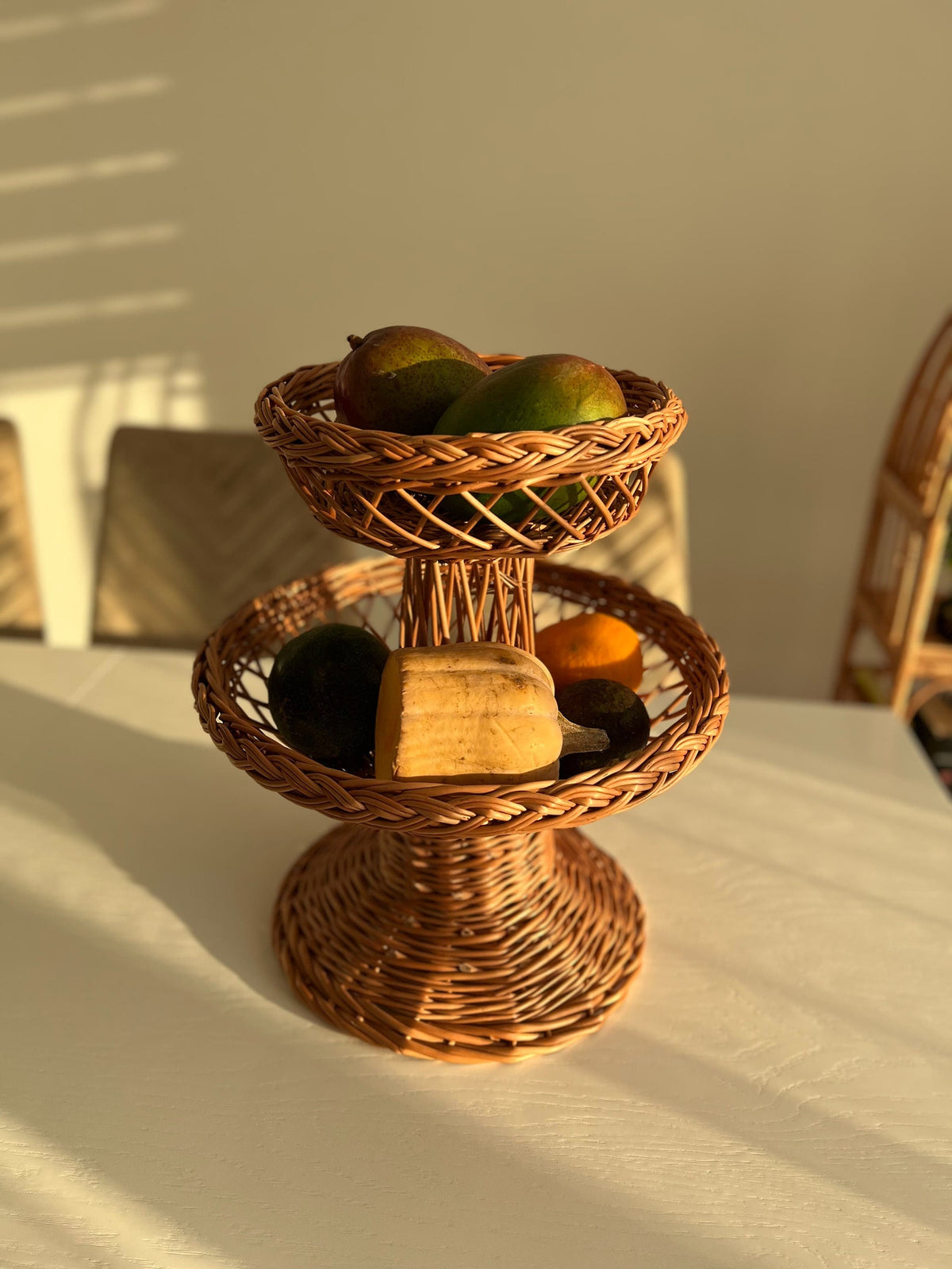 Two-tier desktop wicker fruit basket, Vase from the vine, wicker table fruit bowls